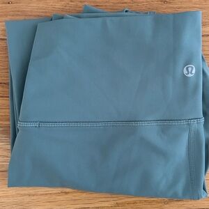 Lululemon Wunder crop sage color